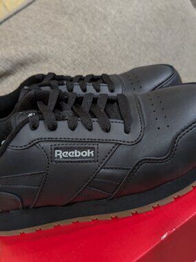 Reebok Classic Leather Women's Shoes Black/Gum Bottom  Size 7.5 New With Box
